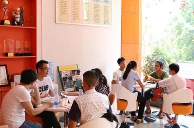 暑期當(dāng)?shù)?，技能升?jí)正當(dāng)時(shí) 福建新東方招生火爆背后的教育新趨勢(shì)